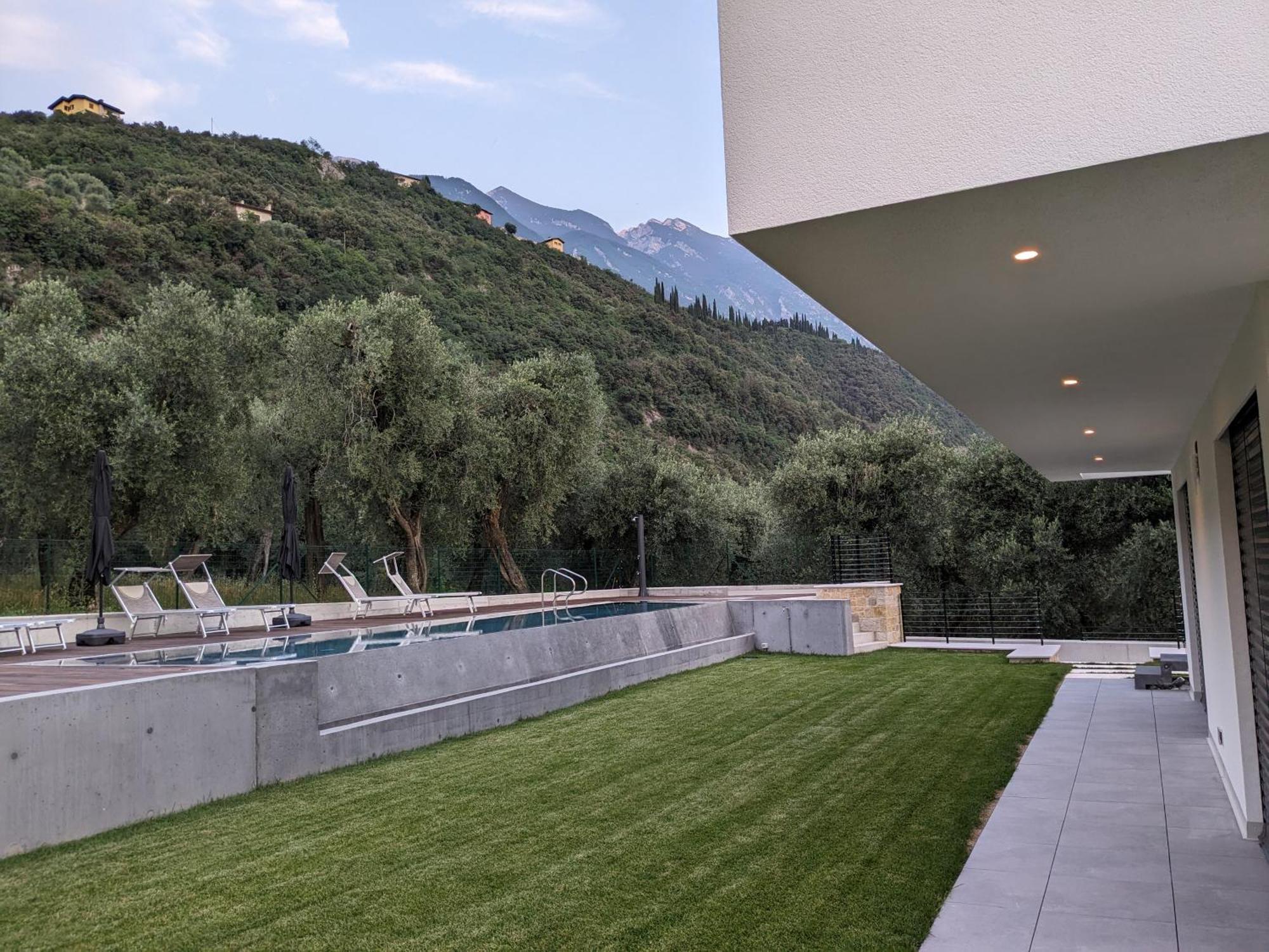 Olivo Luxury Apartments Malcesine Ngoại thất bức ảnh